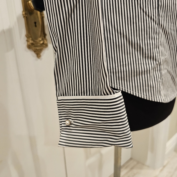 Striped black and white shirt WHBM Size 4 EUC - Picture 4 of 16